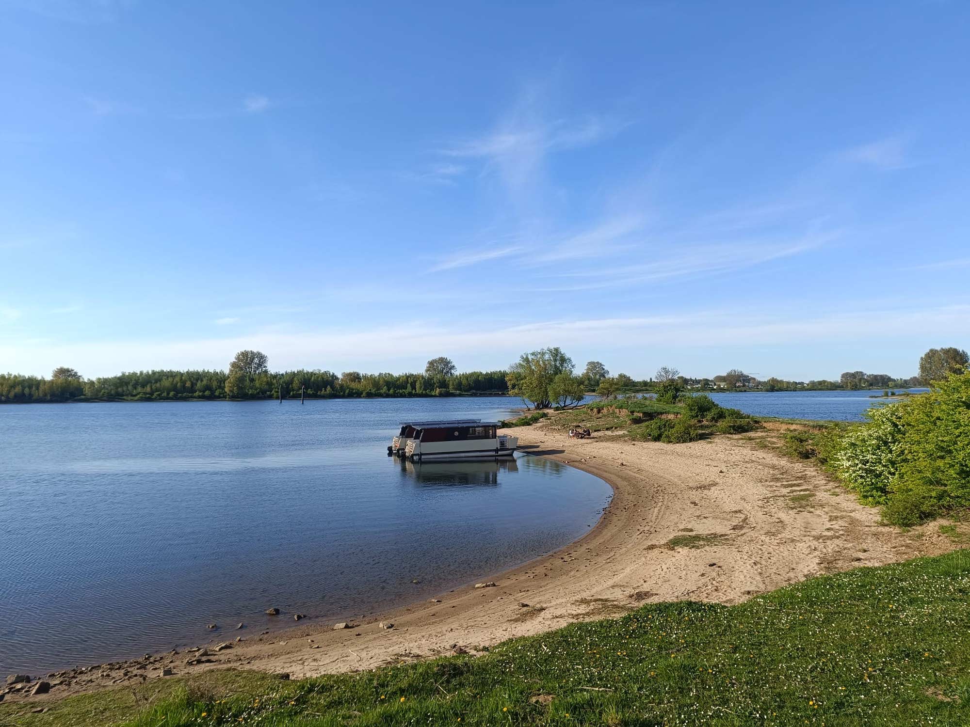 holiday-houseboats-rent-vacation-view